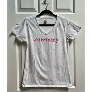 [TeeRico] White V-Neck Graphic T-Shirt